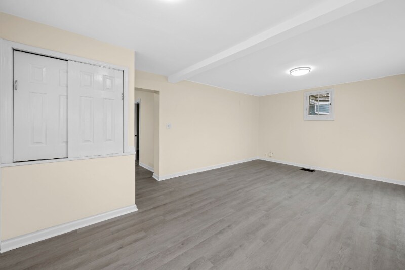 Building Photo - 4935 Hummelsheim Ave