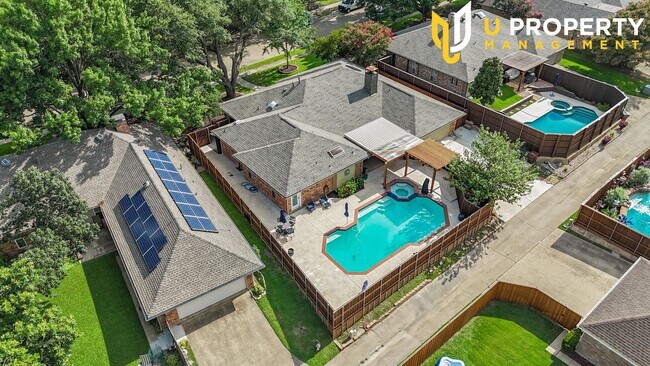 Building Photo - Great property in Plano mature community w...