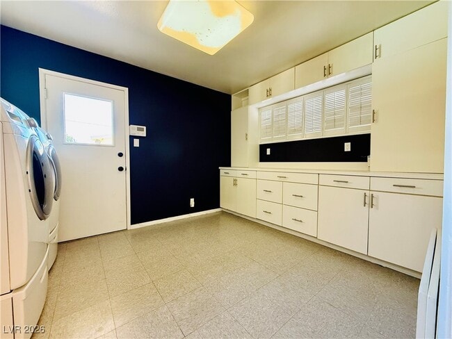 Building Photo - 1208 Buehler Dr