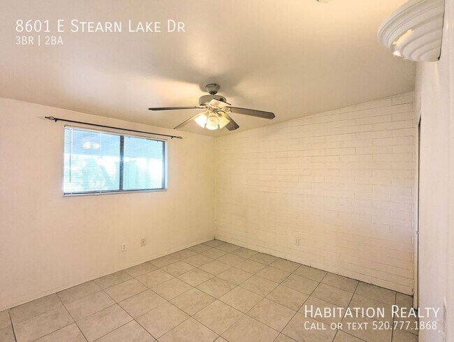 Building Photo - 8601 E Stearn Lake Dr