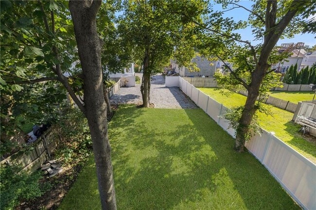 Building Photo - 7 Sheffield Ave