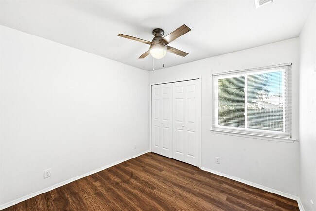 Building Photo - 10604 Lanshire Dr