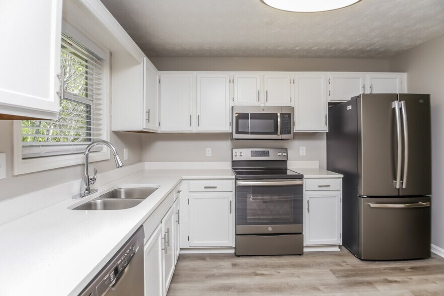 Building Photo - 909 N Lassetter Cir