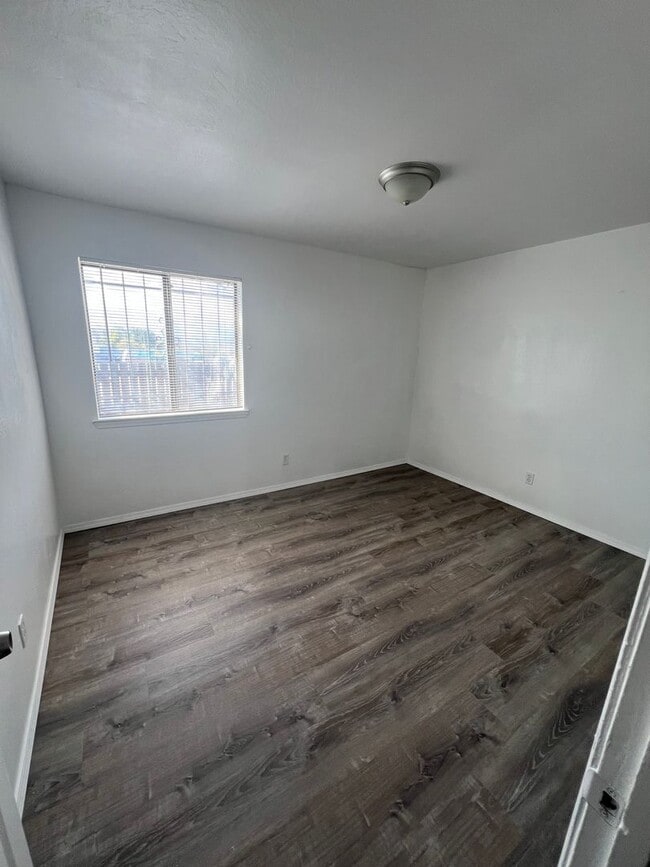 Building Photo - 1213 Dickerson Dr SE