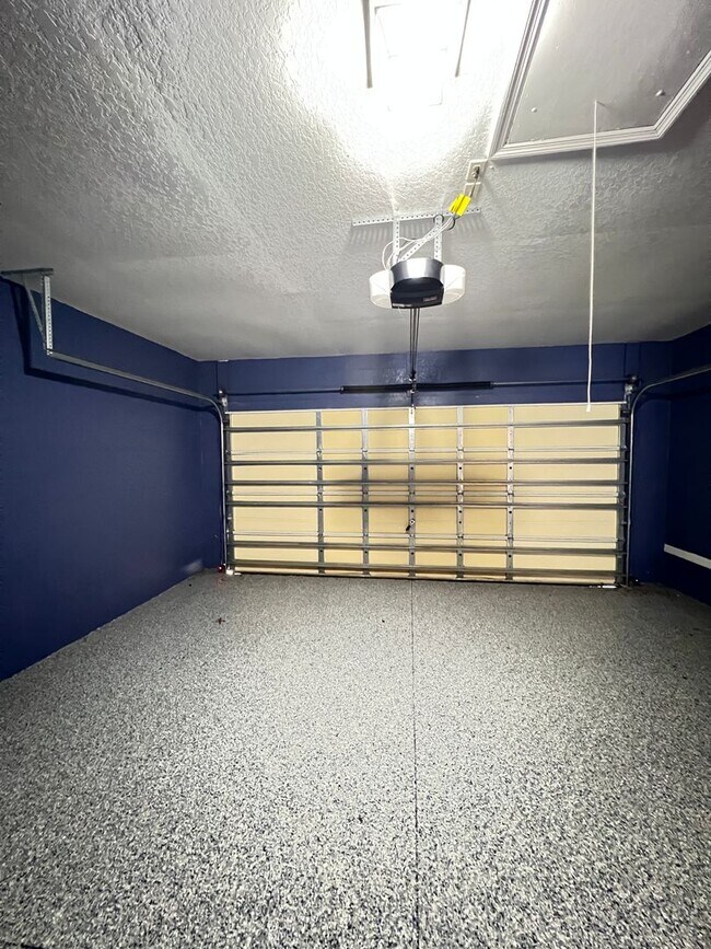 Building Photo - Your 3BD/2BA Peaceful Retreat in the Heart of Ocala!