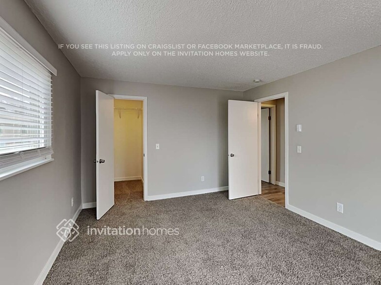 Building Photo - 18339 E Iowa Dr