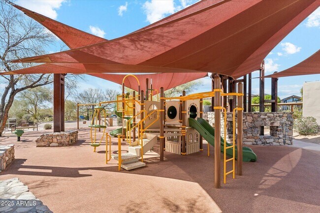 Building Photo - 9250 E Via De Vaquero Dr