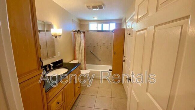 Building Photo - 575 N Kalaheo Ave