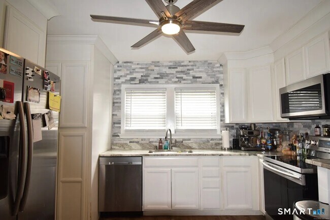 Building Photo - 121 Cambridge St