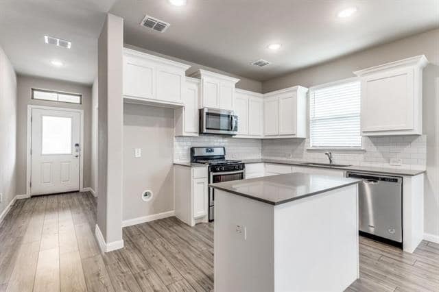 Building Photo - 5427 Big Thicket Ln