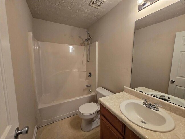 Building Photo - 5636 One Lake Way