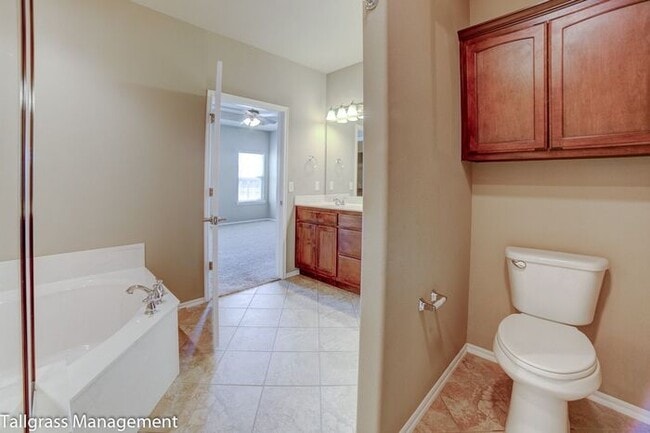 Building Photo - 2/2/2 Patio Home With Pond View!