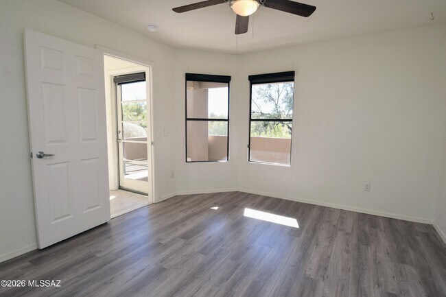 Building Photo - 5855 N Kolb Rd