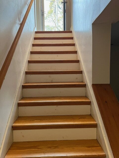 Building Photo - Charming Single Home!