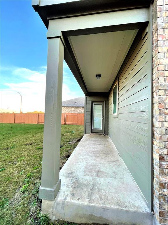 Building Photo - 113 Peruvian Ln