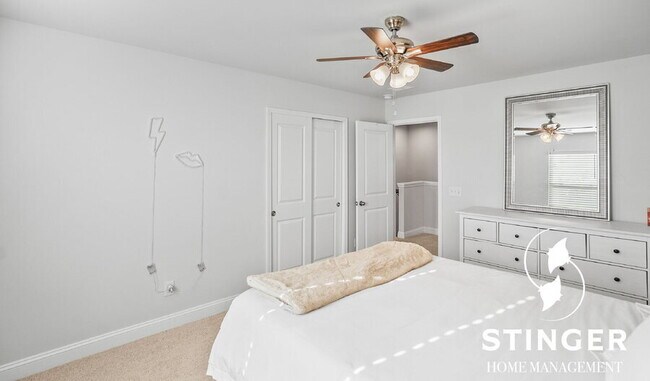 Building Photo - 1174 Danner Dr