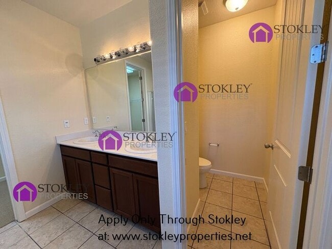 Building Photo - 2573 Tampico Dr