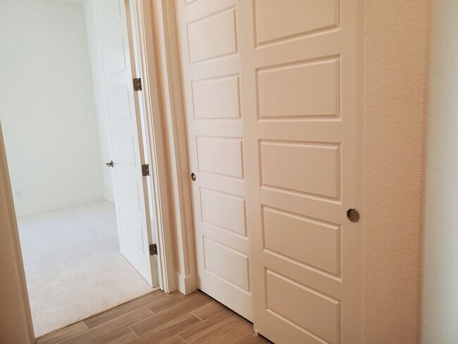 Building Photo - Next Gen Home with main house and guess unit in Spring lake Area