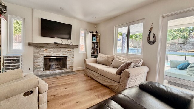 Building Photo - Luxury 4 bd in Carlsbad with Pool with AC