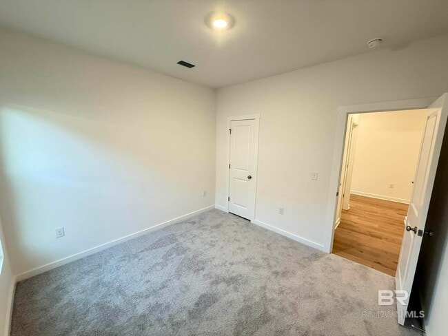 Building Photo - 19293 Maple Crest Loop