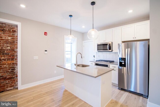 Building Photo - 129 S 49th St
