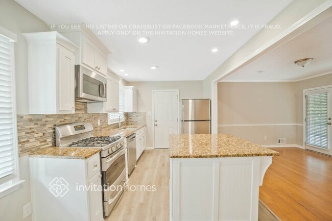 Building Photo - 468 Summerville Dr NW