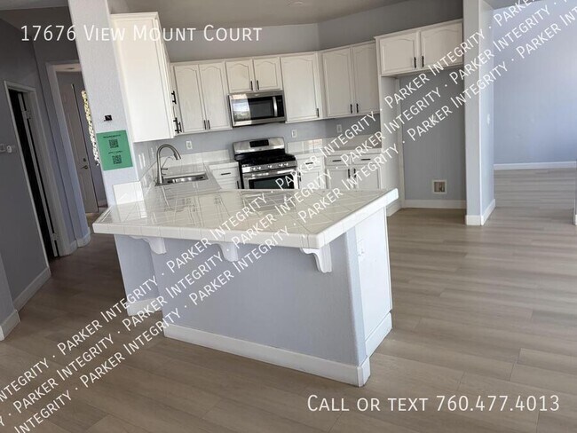 Building Photo - 17676 View Mt Ct