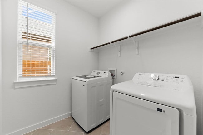Building Photo - 1129 N Roger Hanks Pkwy