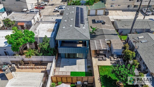 Building Photo - 4980 Narragansett Ave