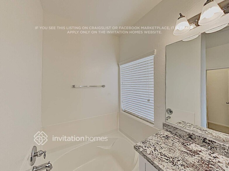 Building Photo - 1271 W Desert Valley Dr