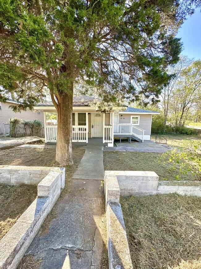 Primary Photo - 3216 Ave B