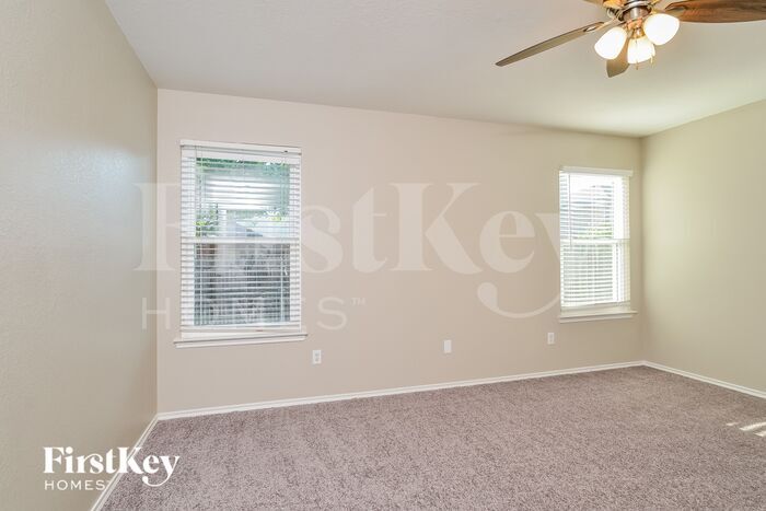 Building Photo - 10756 Irish Glen Trail