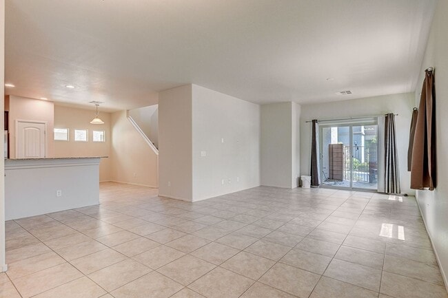 Building Photo - Adorable three bedroom in incredible SW location! Solar panels!