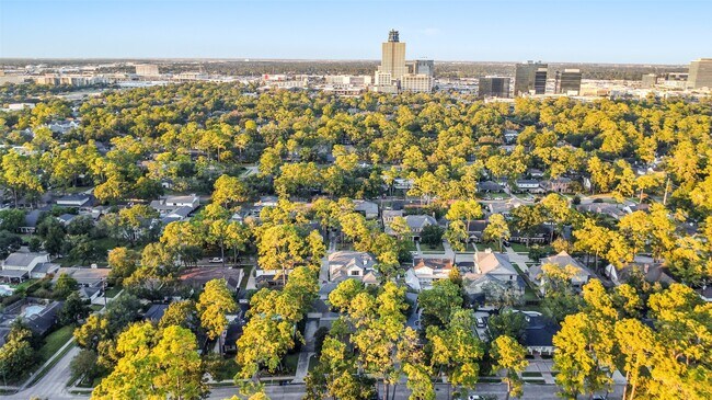 Building Photo - 12326 Old Oaks Dr