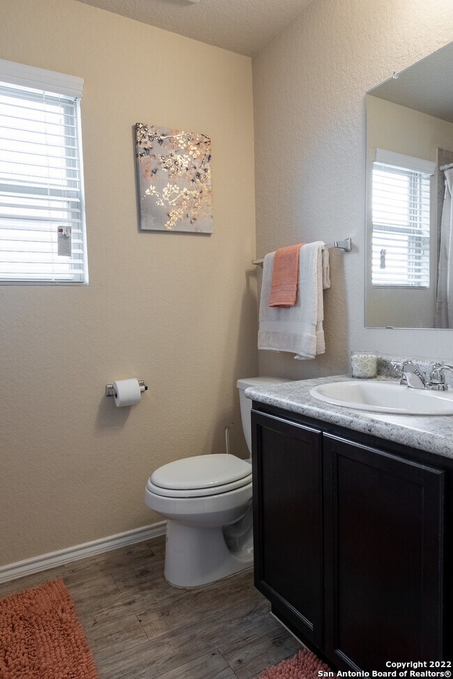 Secondary Bath - 8410 Blackstone