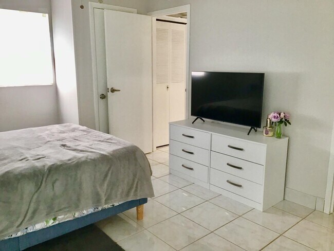 Building Photo - 239 Brittany F