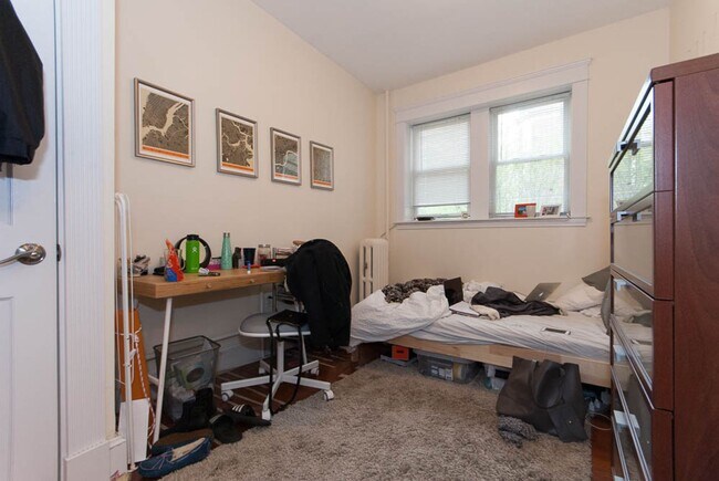 Building Photo - Modern Brookline 3bed / 1bath apartment on Saint Paul St near Boston University