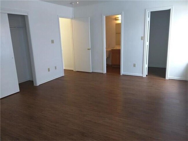 Building Photo - 1027 Sagewood Trail