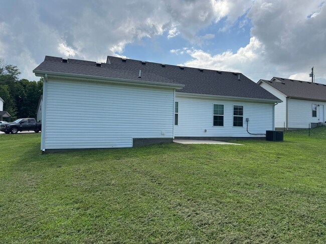 Building Photo - 1605 Gambill Wood Dr