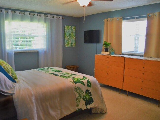 Building Photo - Unfurnished Annual rental -Single family h...