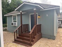 Building Photo - 535 Plymouth St