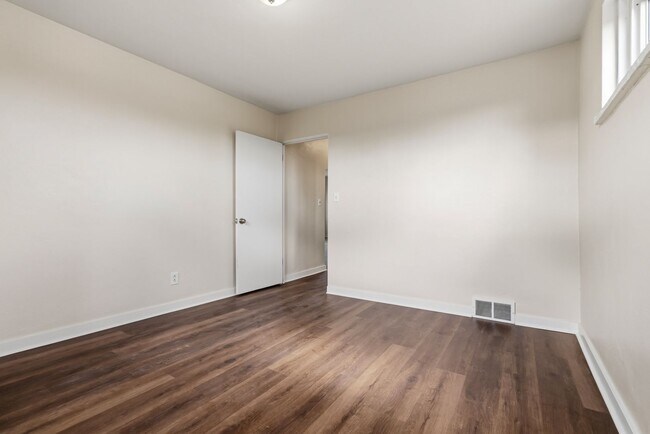 Building Photo - Unbeatable 4 bedroom in Penn Hills available now!