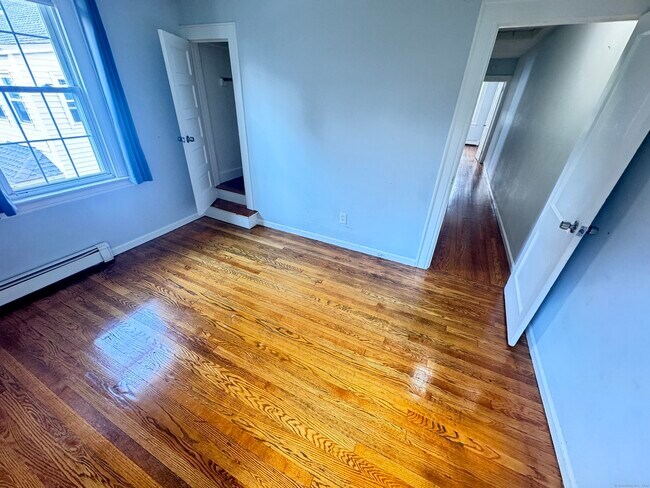 Building Photo - 26 Bradley Ave