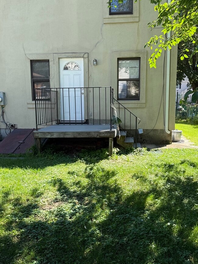 Building Photo - 11 Brownell Cir
