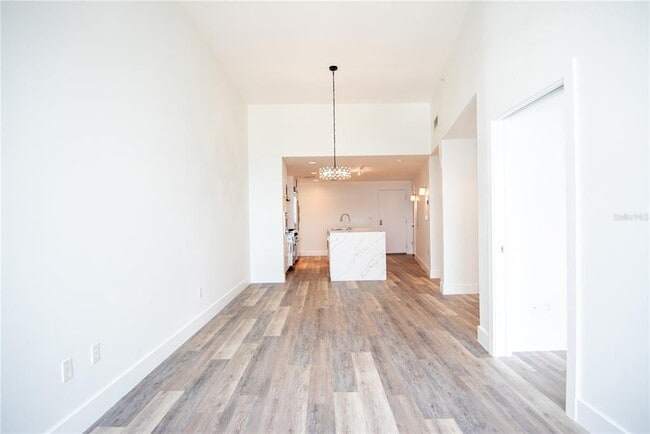 Building Photo - 1208 E Kennedy Blvd