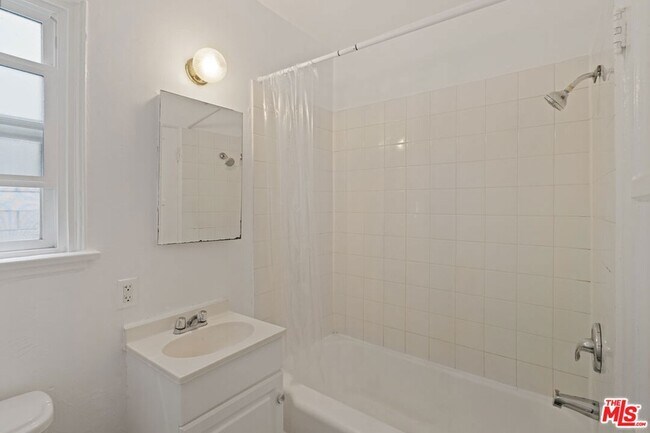 Building Photo - 6773 Yucca St