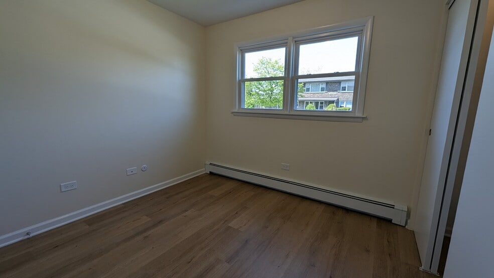 Building Photo - 14475 Jefferson Ave