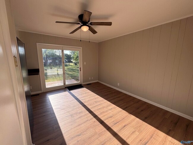 Building Photo - 510 Clift Dr