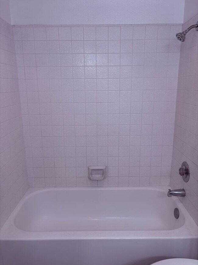 Building Photo - Beautiful Home in Atwater with Solar