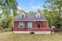 Building Photo - 802 Van Buren St